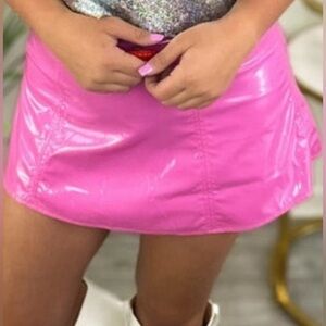 NWOT Pink Faux Leather Skirt/Skort Size Medium. Looks like a Mini💕